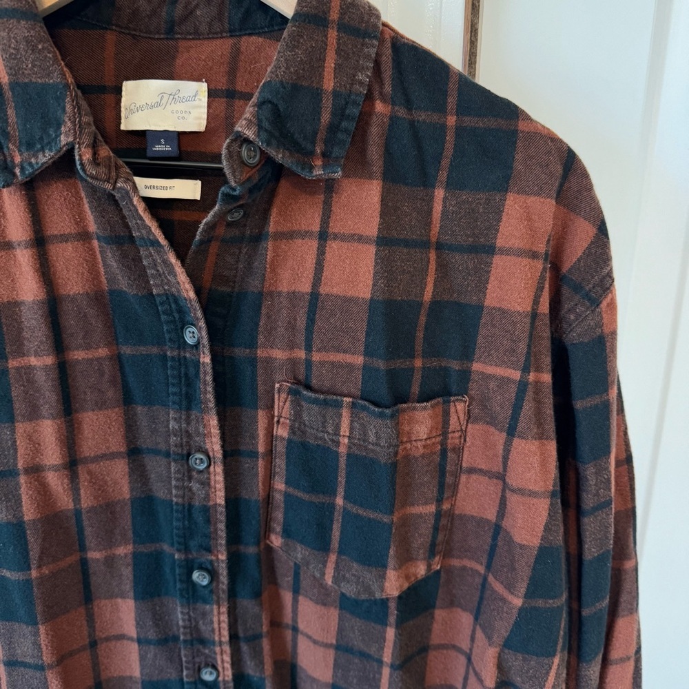Universal Threads Oversized Fit Button Down Flannel 100% Cotton Women’s Size S - Picture 4 of 12